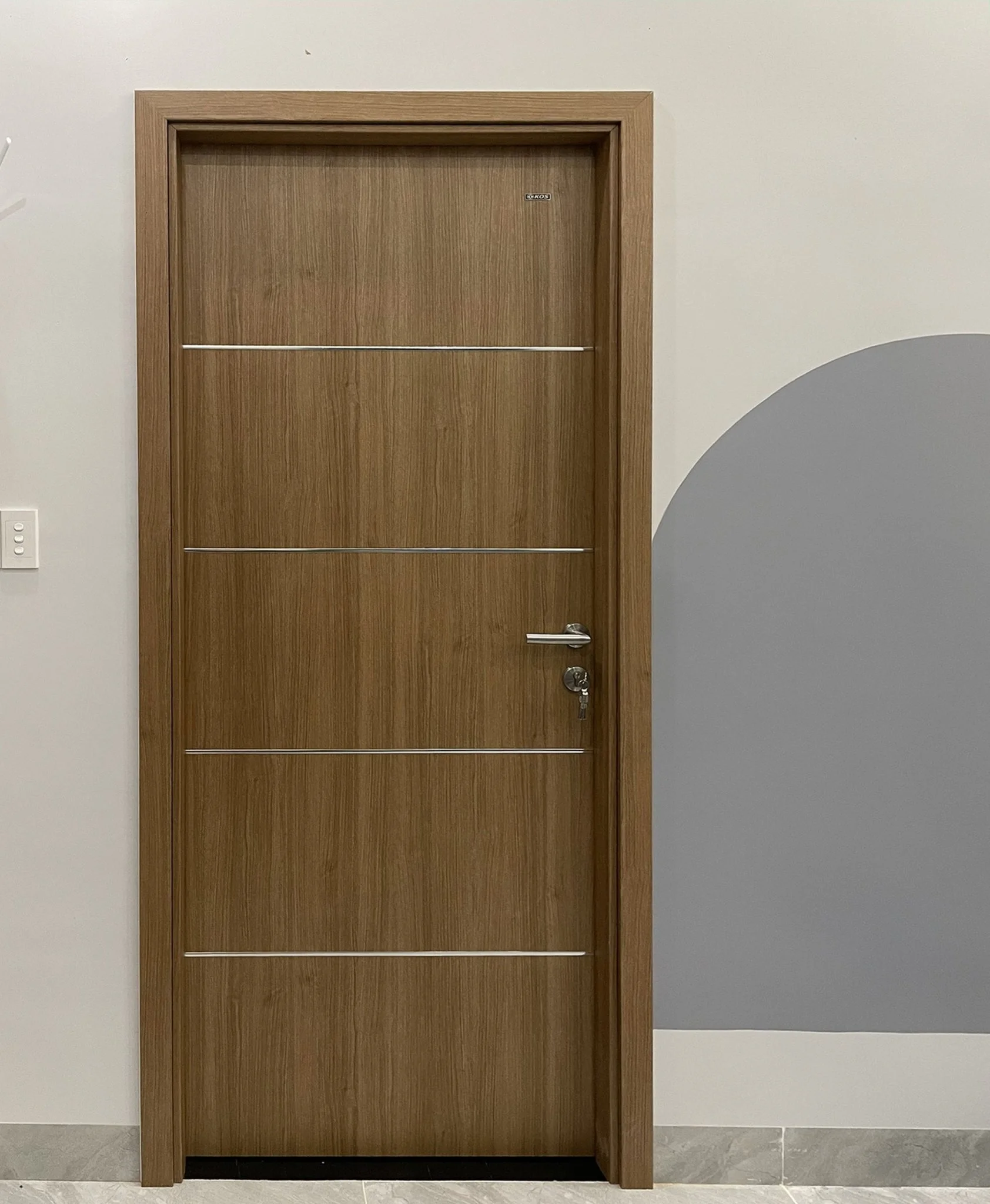 cua-nhua-ABS-han-quoc