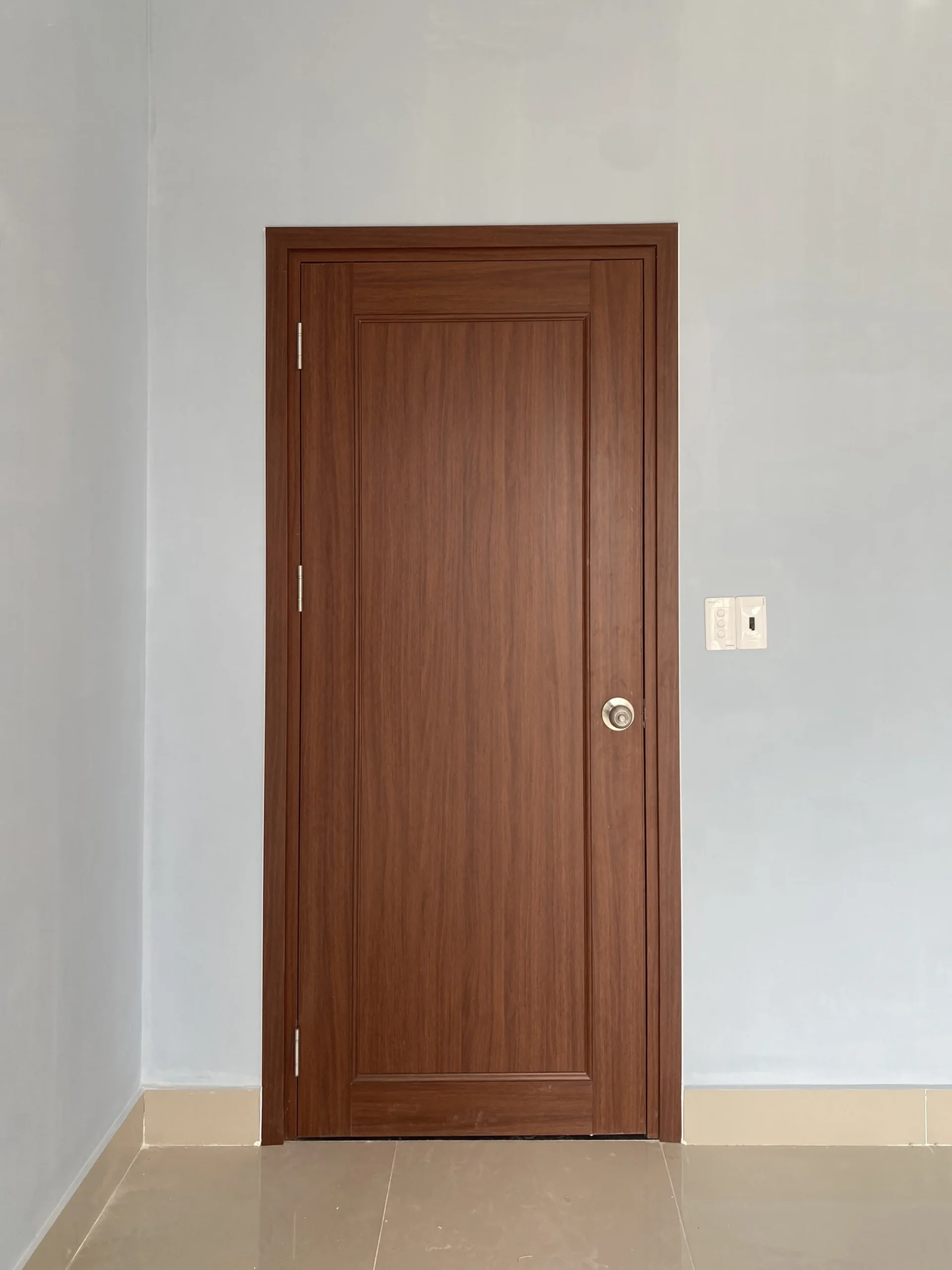 cua-nhua-gia-go-Dai-loan