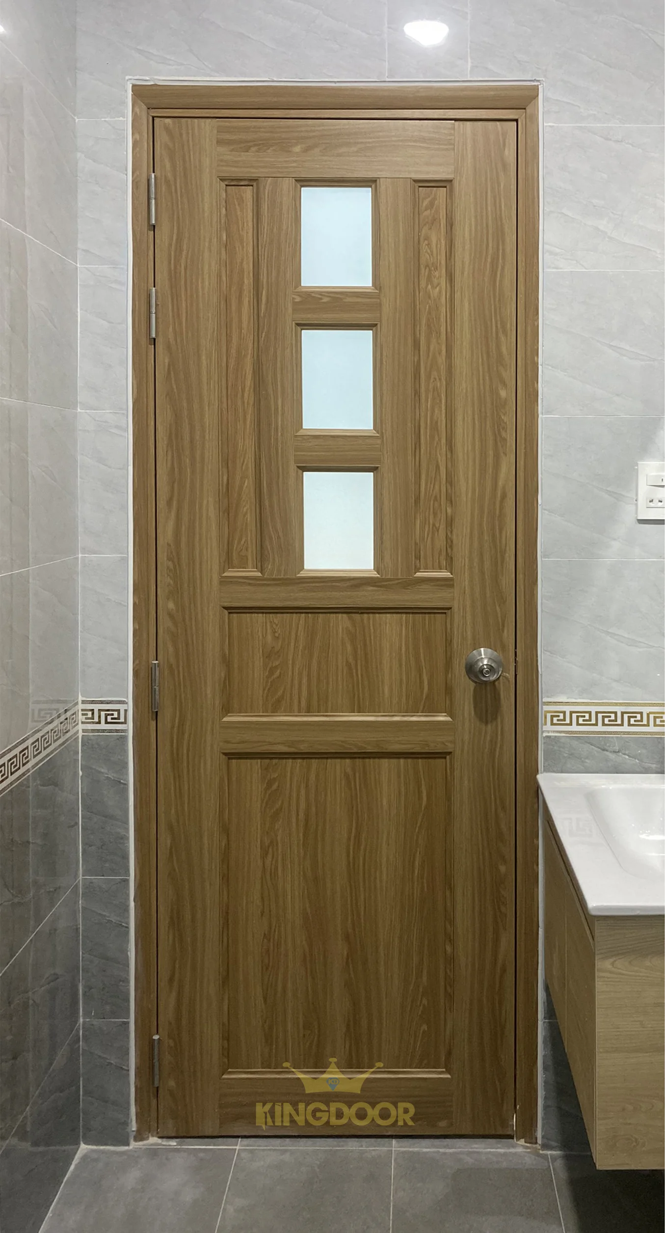 cua-nhua-gia-go-Dai-loan