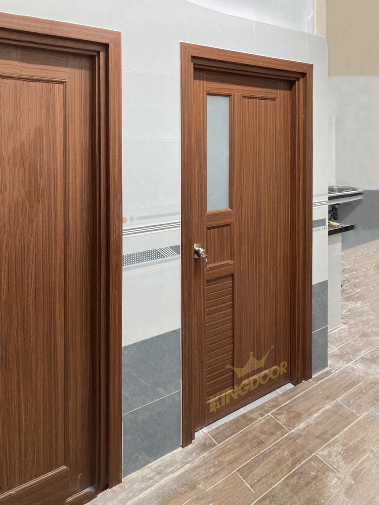 cua-nhua-gia-go-Dai-loan