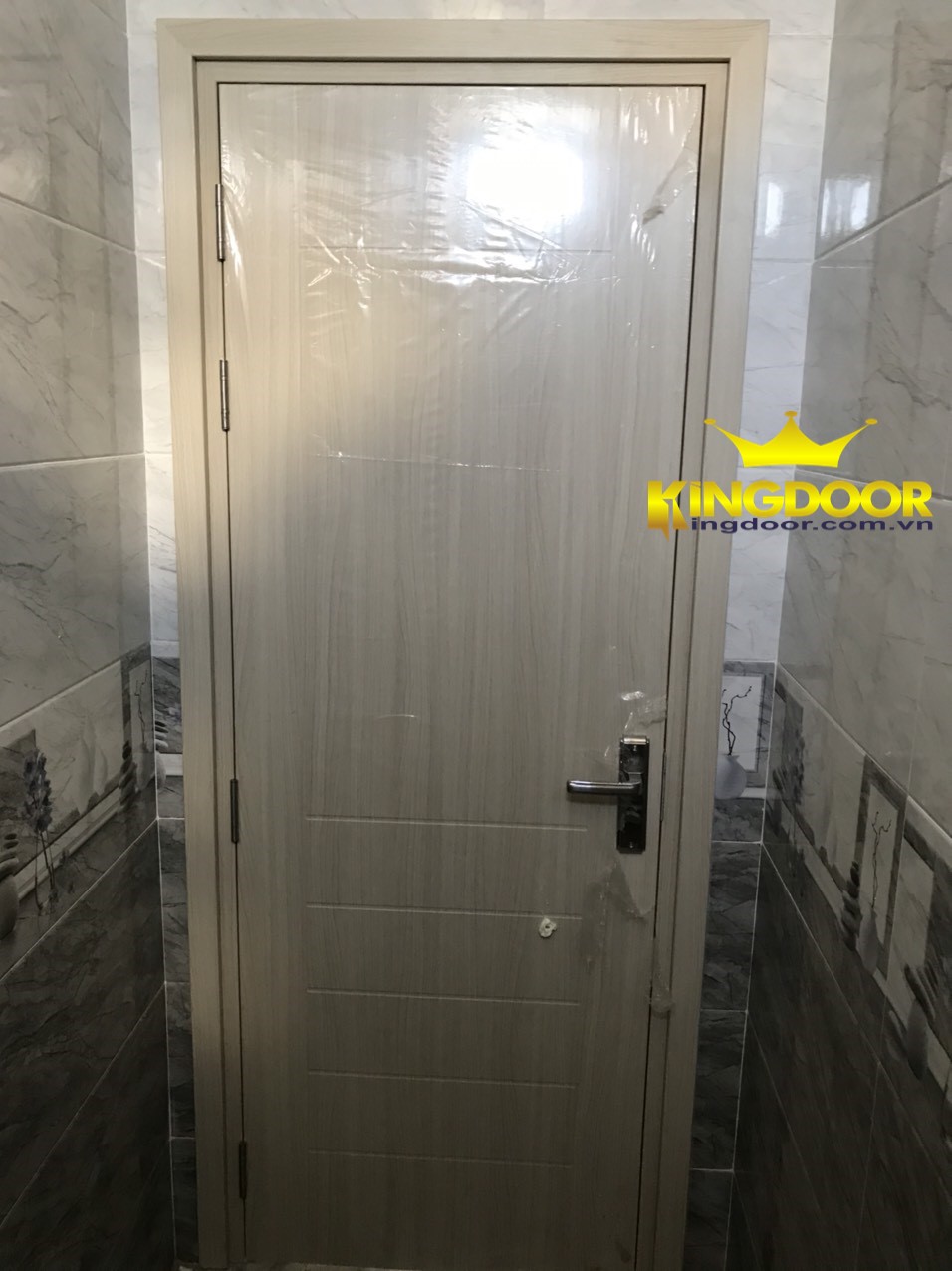 Cửa nhựa Composie mẫu 95