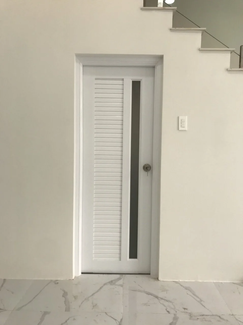 cua-nhua-gia-go-Dai-loan