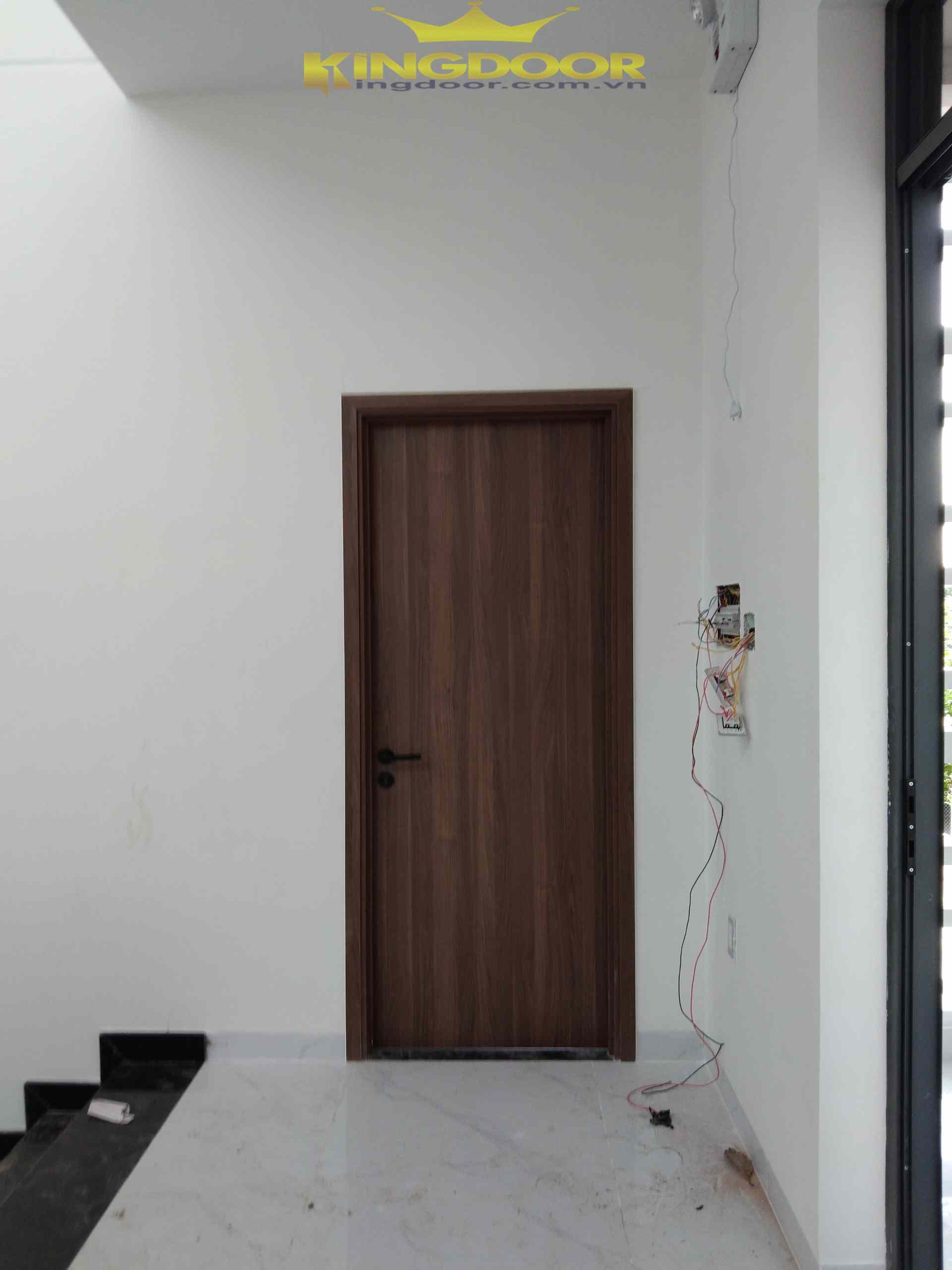 mẫu cửa gỗ phòng ngủ MDF