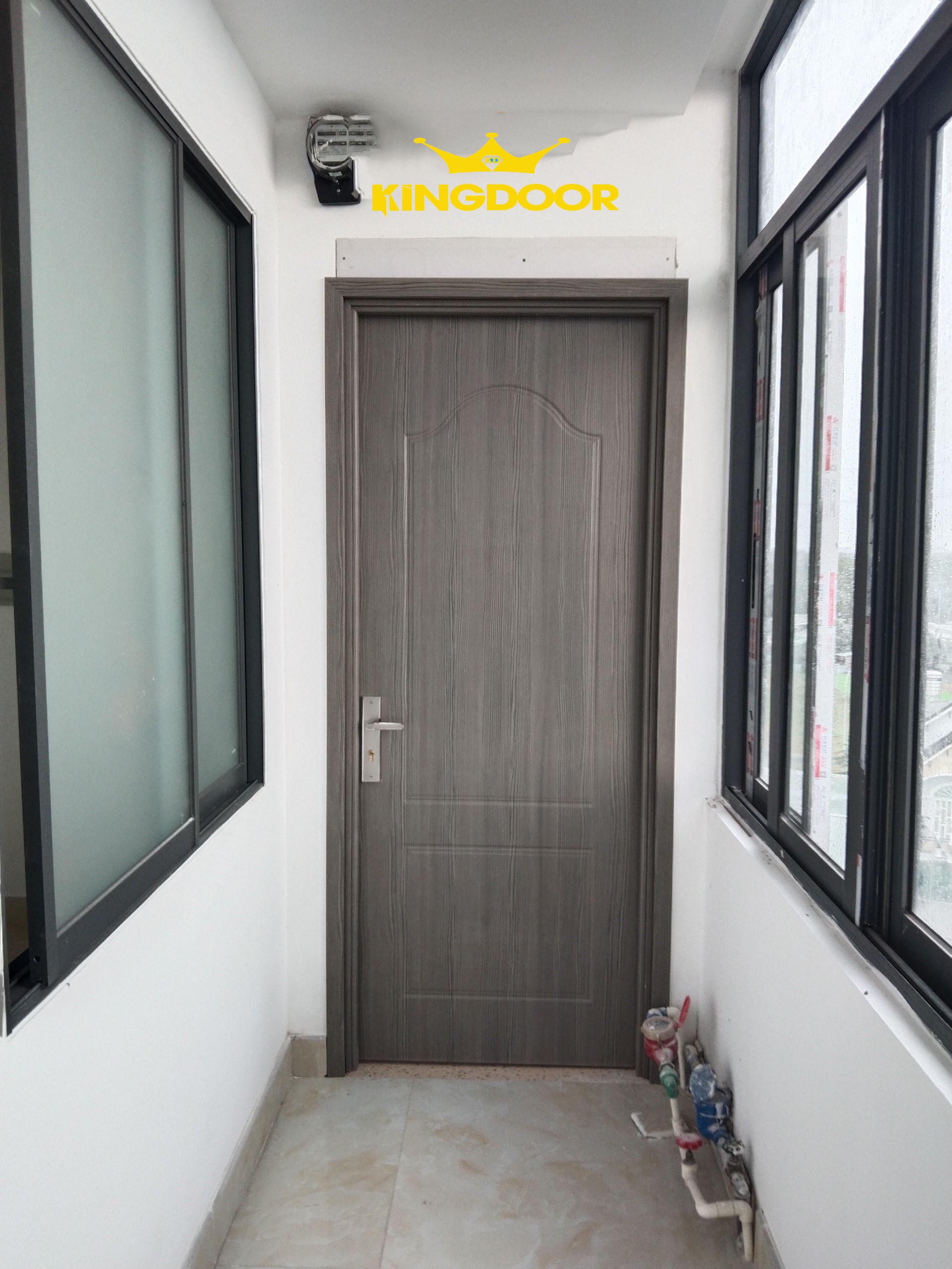 Cửa nhựa composite chung cư mini