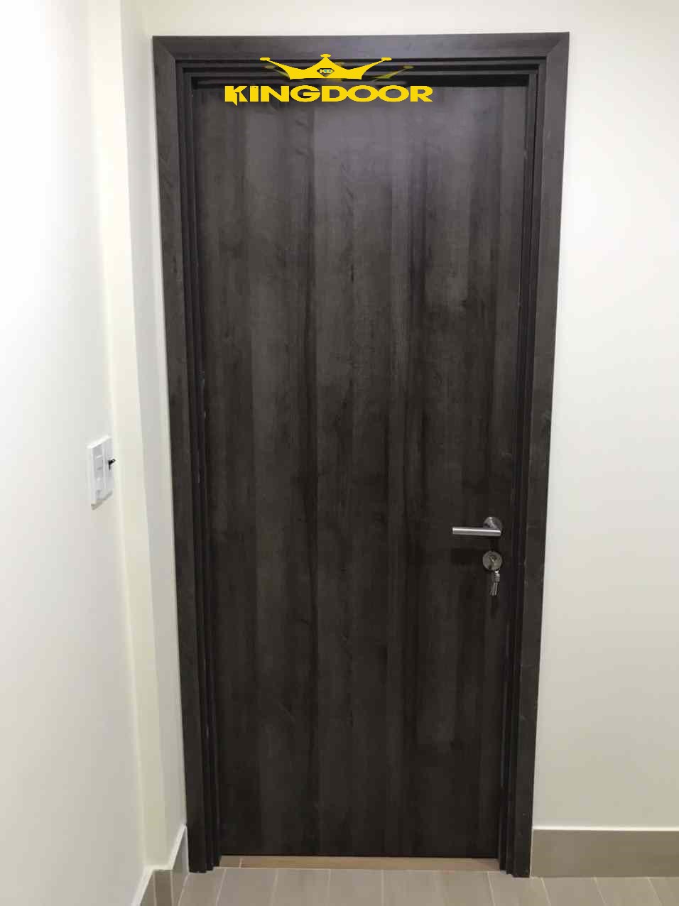 Cửa gỗ chung cư mini laminate
