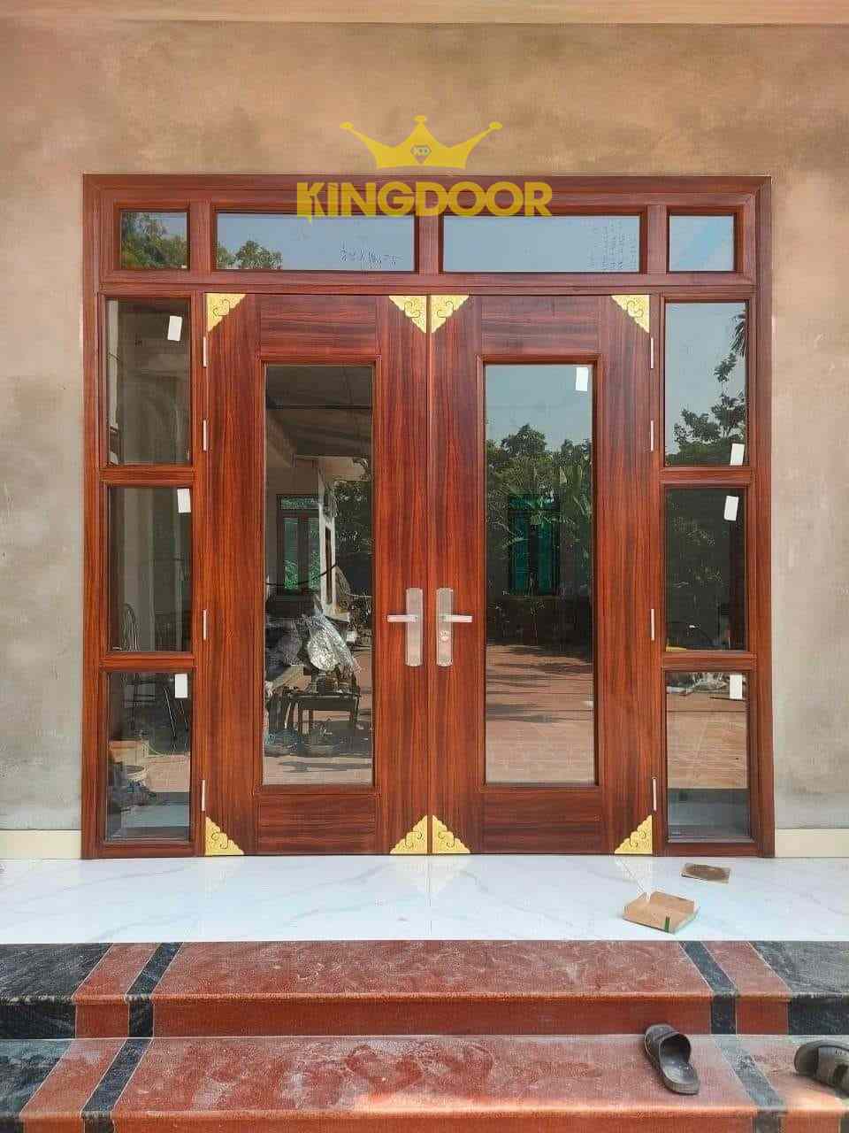 Cửa thép vân gỗ 4 cánh