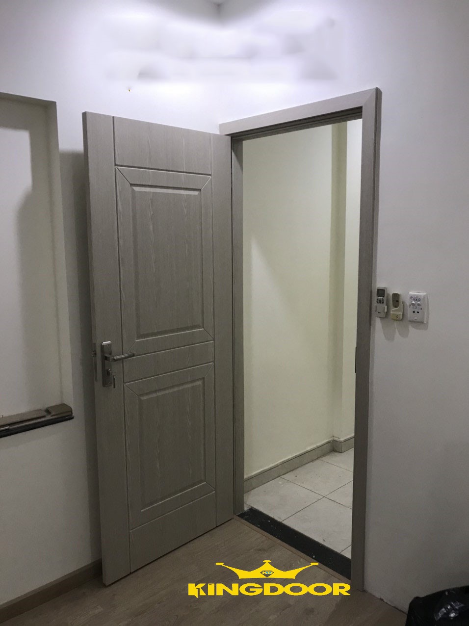 Cửa nhựa vân gỗ abs