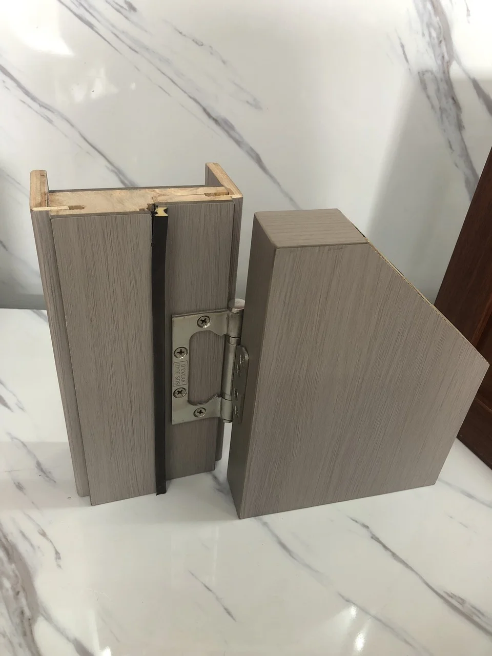 Goc-mau-cua-go-carbon