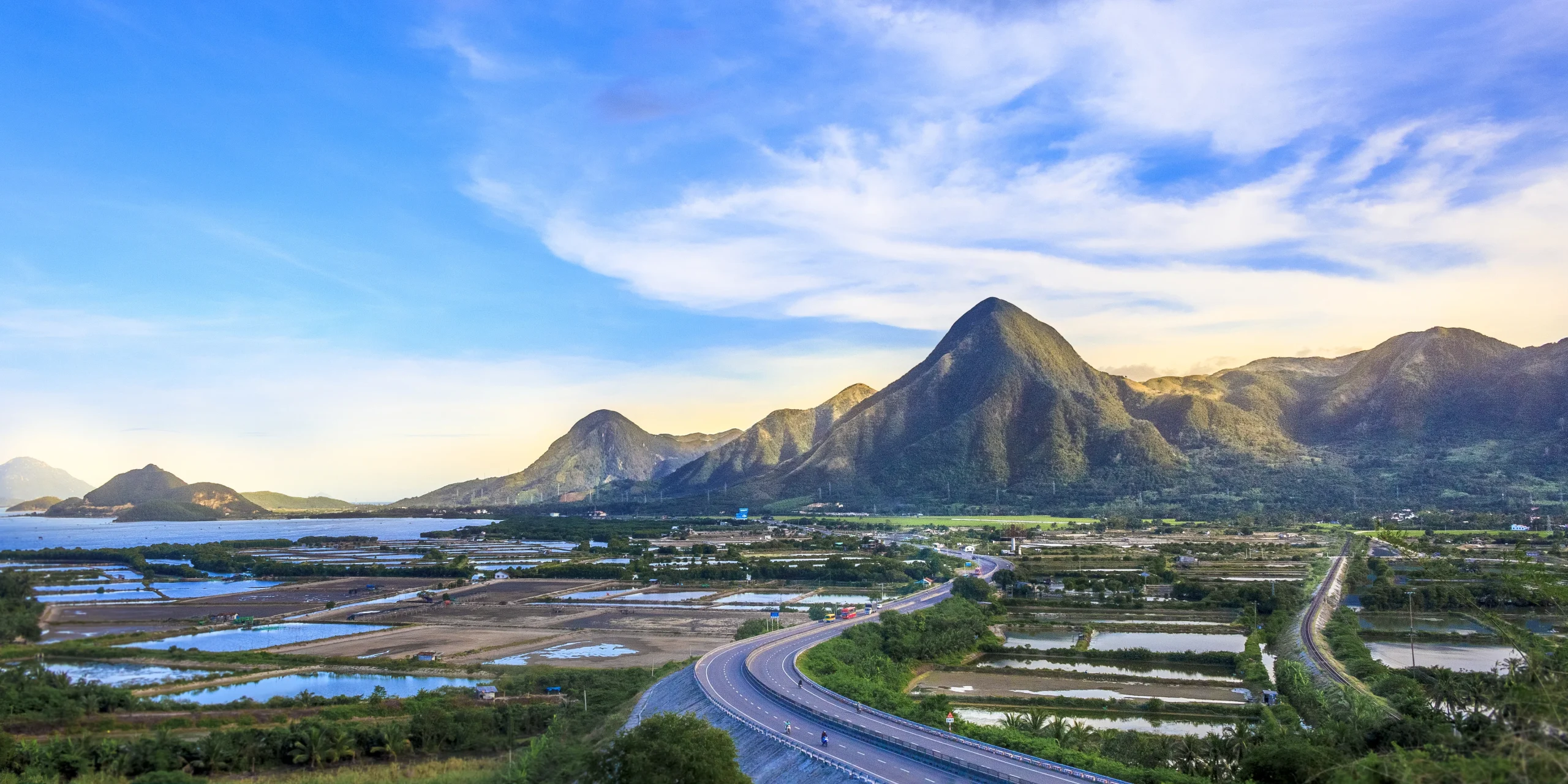 Nội, ngoại thất: Báo giá cửa nhựa Composite tại Ninh Hòa, Khánh Hòa Ninh_Hoa-khanh-hoa-scaled