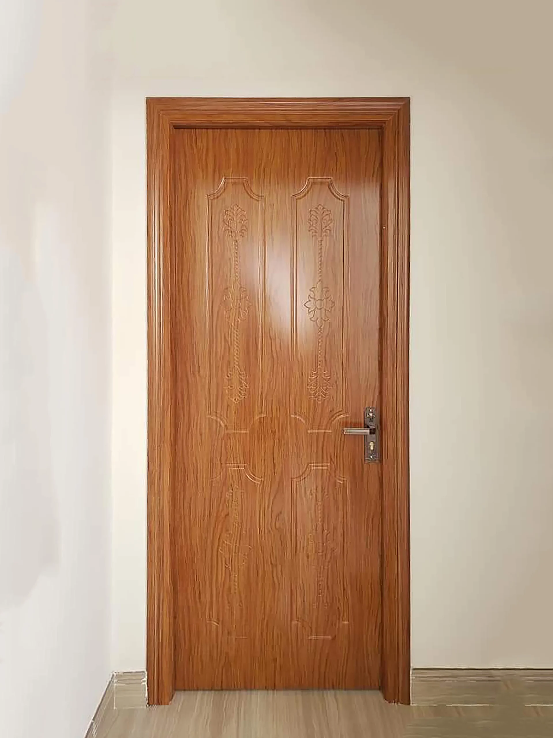 Cua-nhua-composite-LUXYRY