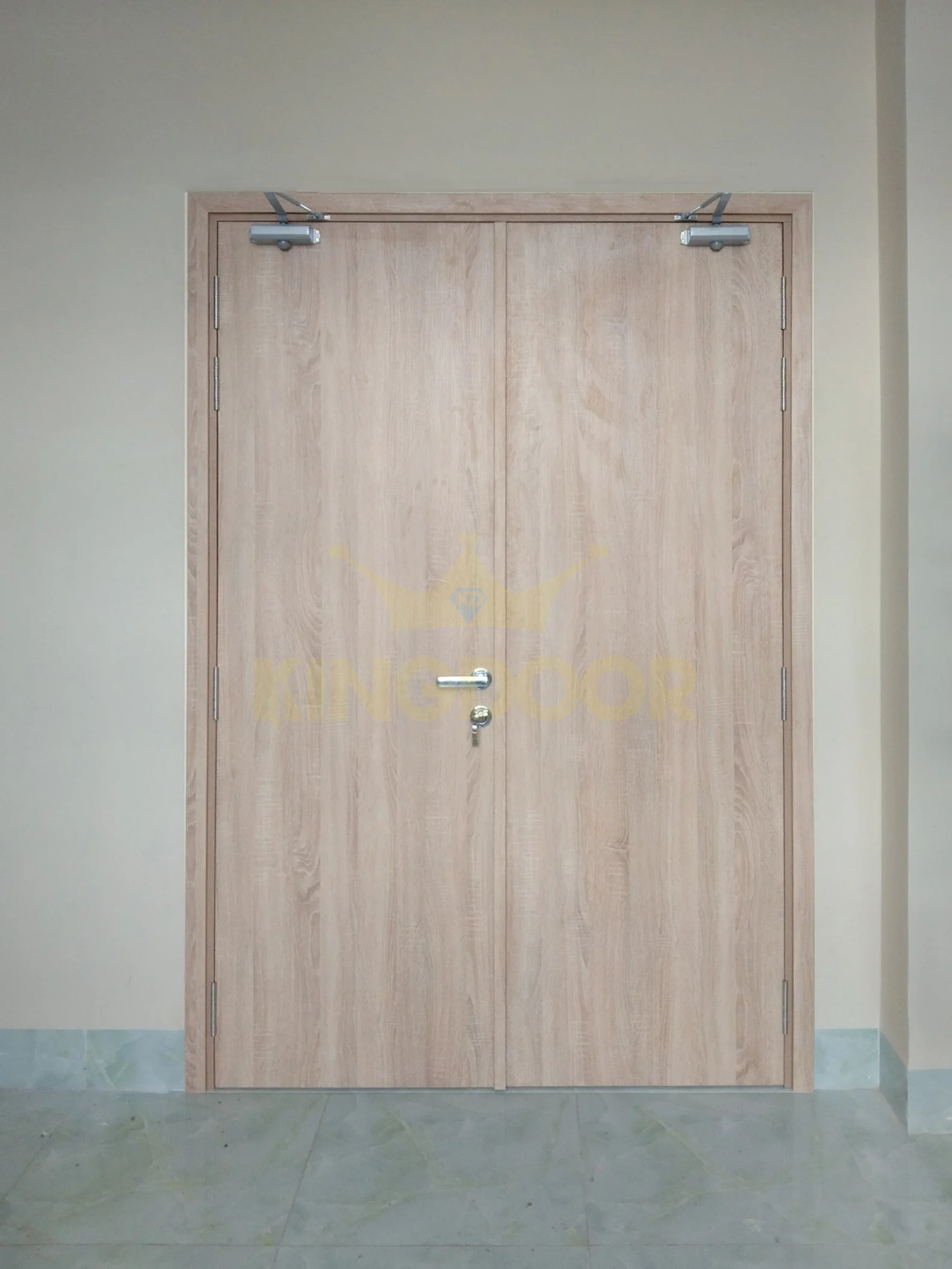 Cua-go-chong-chay-tai-tay-ninh