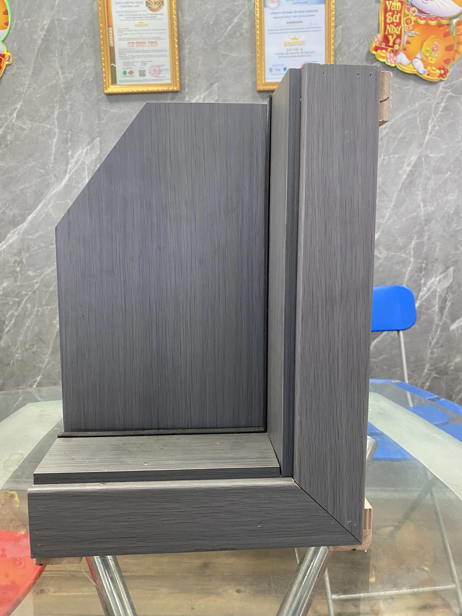 goc-mau-cua-go-cacbon